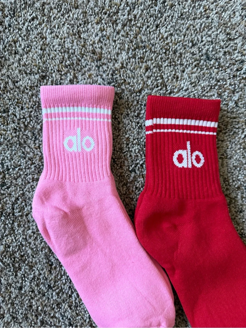 2 pack of ALO Yoga Half Crew Throwback Pink and Red Socks